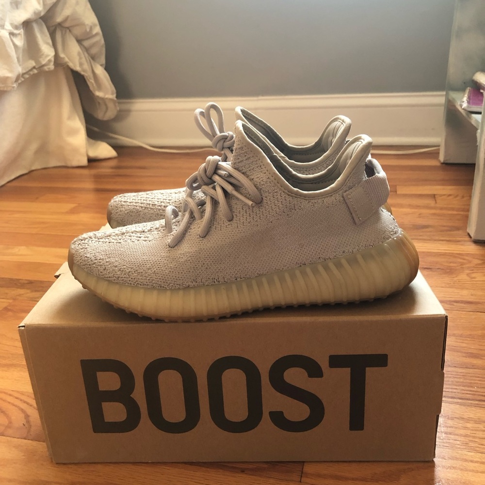 Yeezy Boost 350 V2